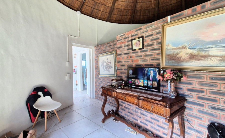 6 Bedroom Property for Sale in Riverside Western Cape